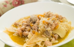 Pasta al rag&ugrave; di coniglio