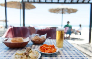 Ordinare cibo in spiaggia