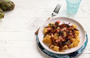 Mezzemaniche con carciofi e scampi