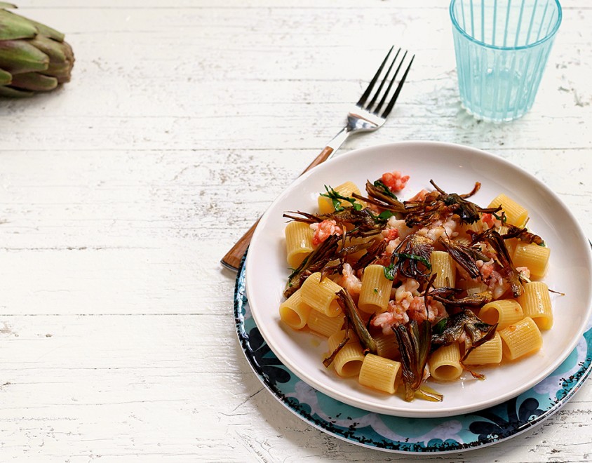 Mezzemaniche con carciofi e scampi