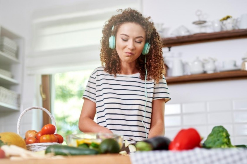 Mangiare ascoltando musica