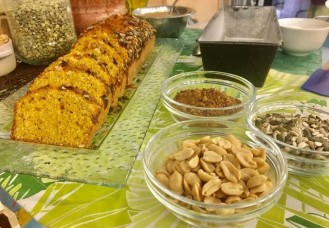 Plum cake arachidi e carote 