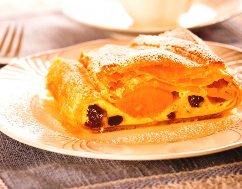 Strudel di ricotta e albicocche