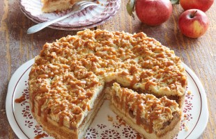 Torta di mele con crumble al caramello