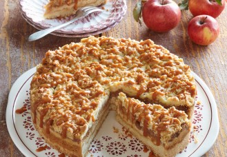 Torta di mele con crumble al caramello