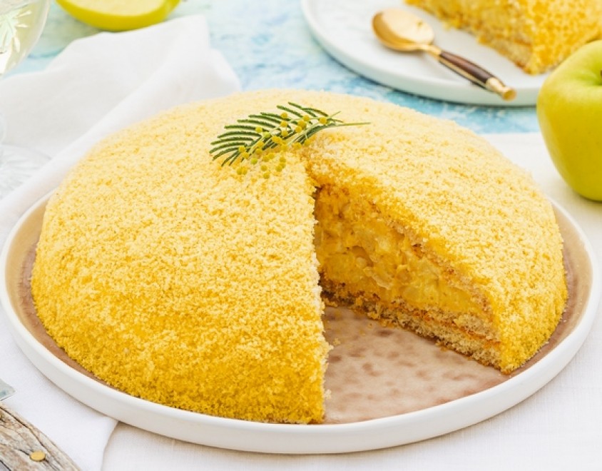Torta mimosa alle mele e rhum  
