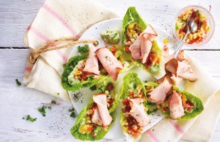 Hand salad tacchino e verdure