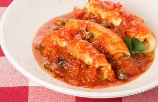 Calamari arrotolati in rosso
