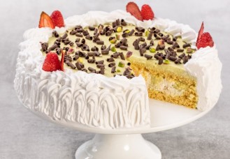 Torta al pistacchio e lamponi