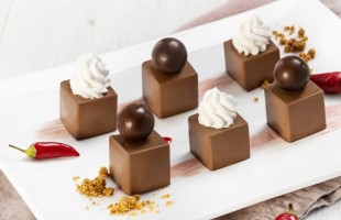 Cremoso al fondente e peperoncino 