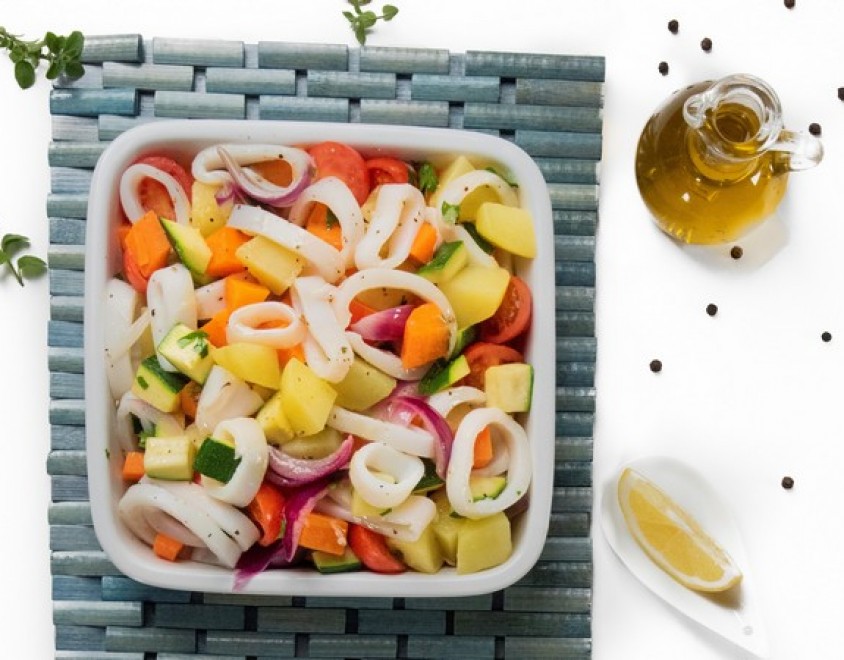 Calamari in insalata arcobaleno	