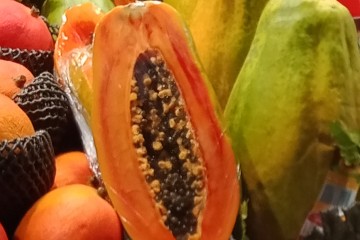 In cucina con la papaia