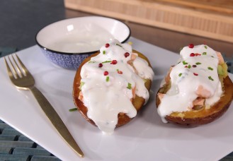 Patate al salmone e avocado