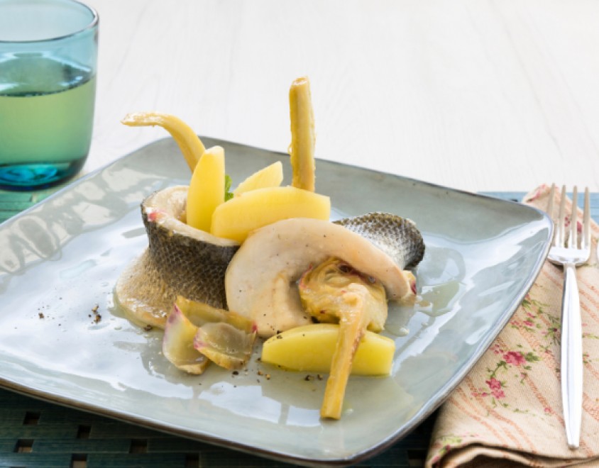 Spigola con patate e carciofi&nbsp;
