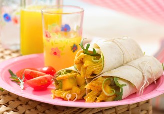 Wrap di pollo al curry e mango