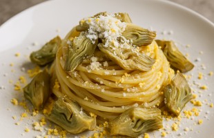Spaghetti uova, pecorino e carciofi