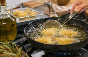 Friggere con l'olio d'oliva