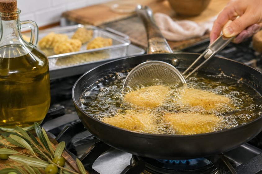 Friggere con l'olio d'oliva