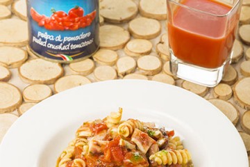 Fusilli al polpo con crudo di pomodoro