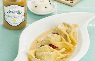 Tortelloni di radicchio e mascarpone al pomodorino giallo