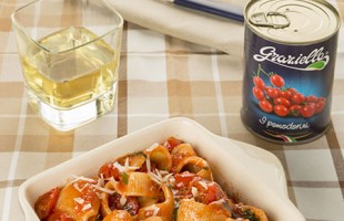 Pasta con sugo allo scarpariello