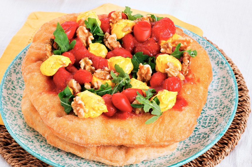 Pizza fritta del buongustaio