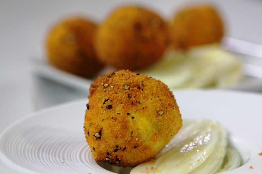 Polpettine di ricotta,  zafferano e broccoli