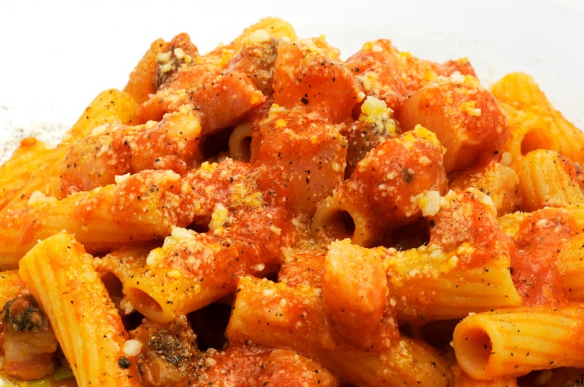 Rigatoni co&rsquo; la pajatella 