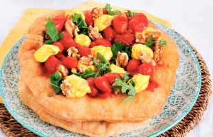 Pizza fritta del buongustaio