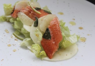 Trota salmonata al miele e menta