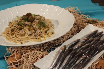 Spaghetti con finocchi e alici 