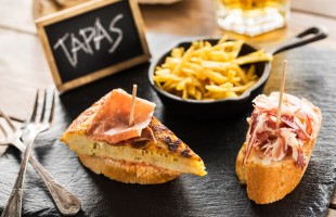 Una tapas tira l&rsquo;altra!